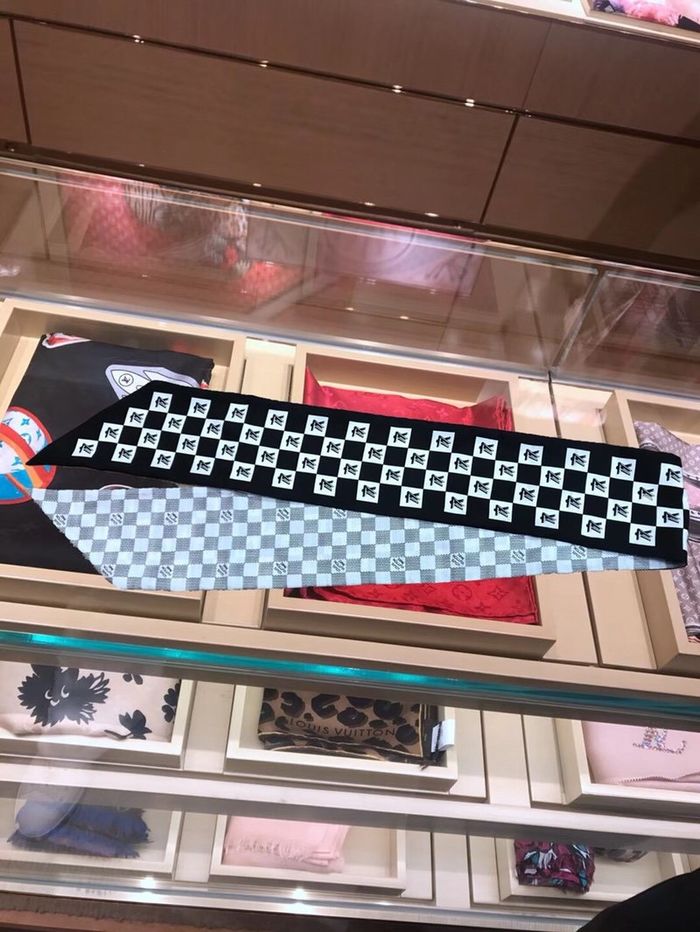 Louis Vuitton Scarf LVS00012